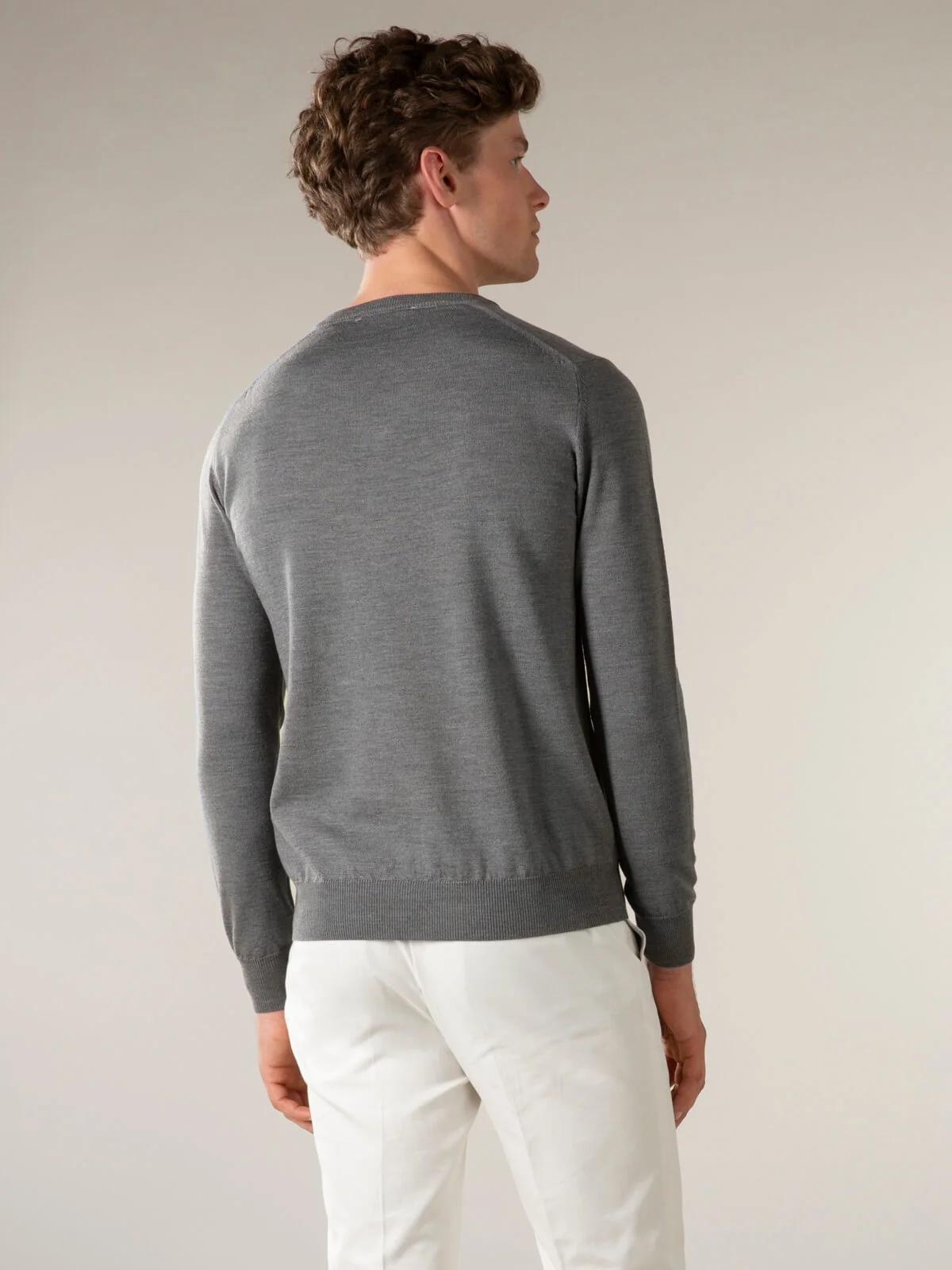 Extrafine Merino V-Neck Dark Grey - Image 4