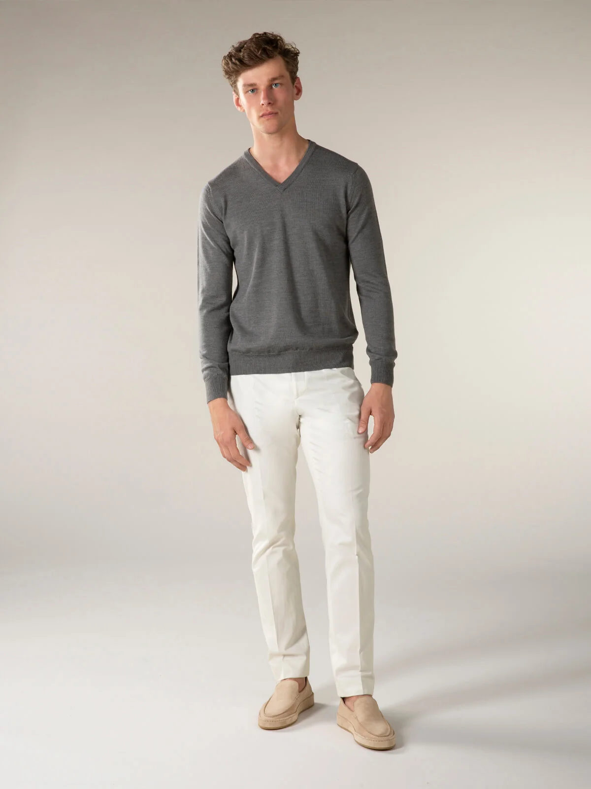 Extrafine Merino V-Neck Dark Grey - Image 6